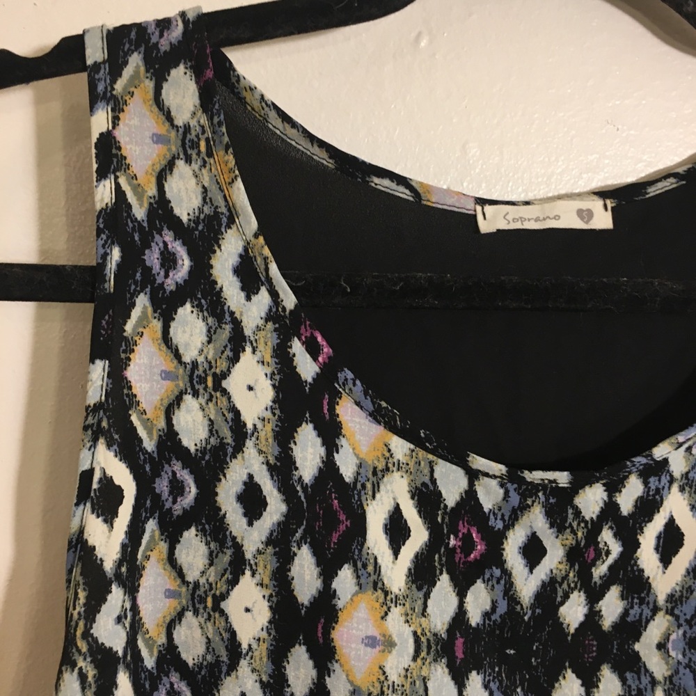 Geometric top - Picture 3 of 5